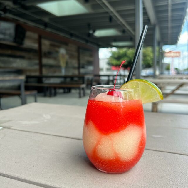 🌴 Sip on summer vibes with our refreshing Miami Vice! Join us on the patio, at the bar, or on the lanes for a taste of paradise. 🍹