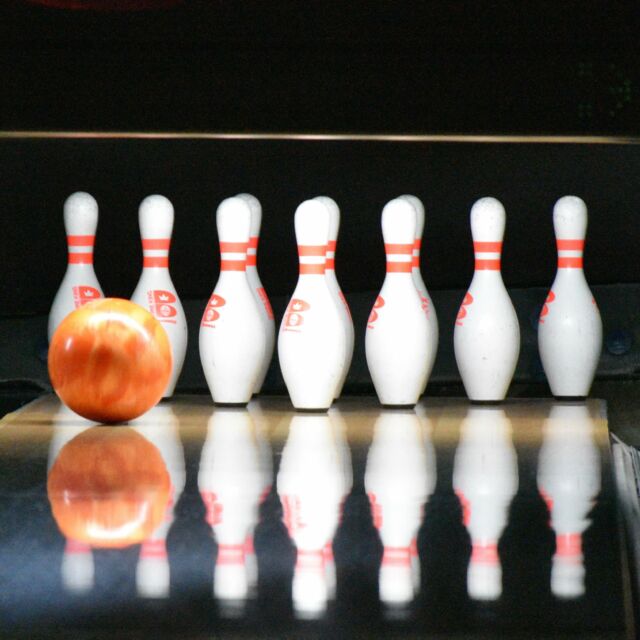 Strike into the weekend like 🎳🎉 Friday vibes hitting us like a perfect game! Start your weekend right with our unbeatable happy hour specials: $5 Nachos, $5 pretzel bites, $15 buckets of beer, and a $5 cocktail of the day! Let’s roll into relaxation mode! 🍻🥨 #FridayFun #HappyHour #WeekendVibes